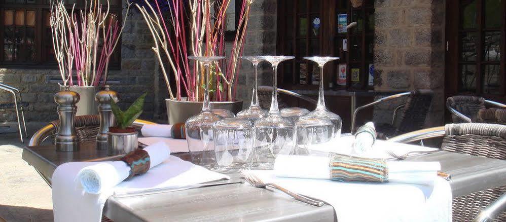 Logis Hotel Restaurant L'Auberge Du Chateau Muret-le-Château 외부 사진